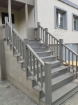 Монтаж террасной доски и ограждений SaveWood на лестницу с балконом